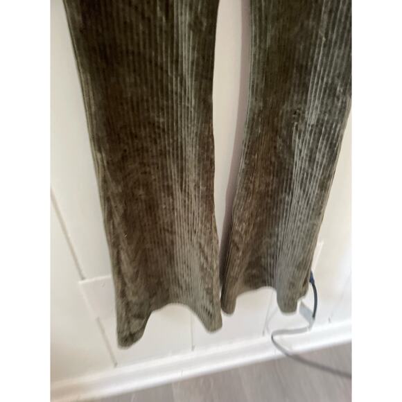 Aerie Groove On Velvet High Rise Flare Leg Pants Medium Olive Green Velour - Picture 5 of 7